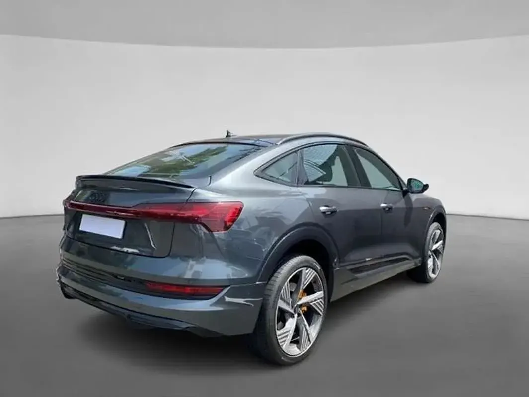 Usado Audi e-tron Sportback S-Line 300 kW (408 CV) 2023 Gris SUV