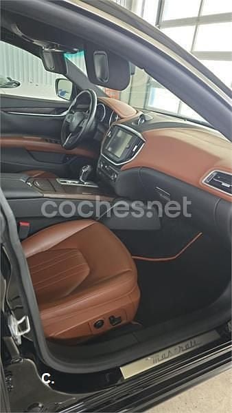Usado Maserati Ghibli 410 CV (301 kW) 2014 Negro Berlina