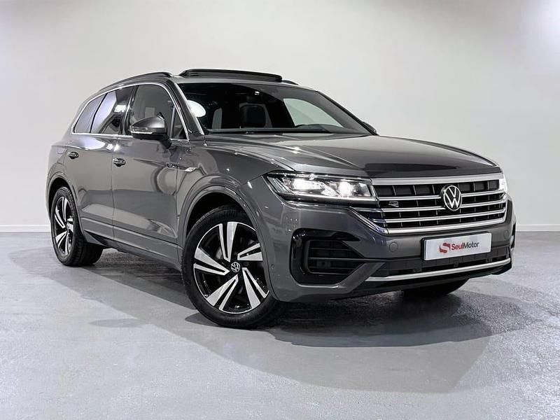 Usado VW Touareg R-line 231 CV (169 kW) 2022 Gris / plata SUV