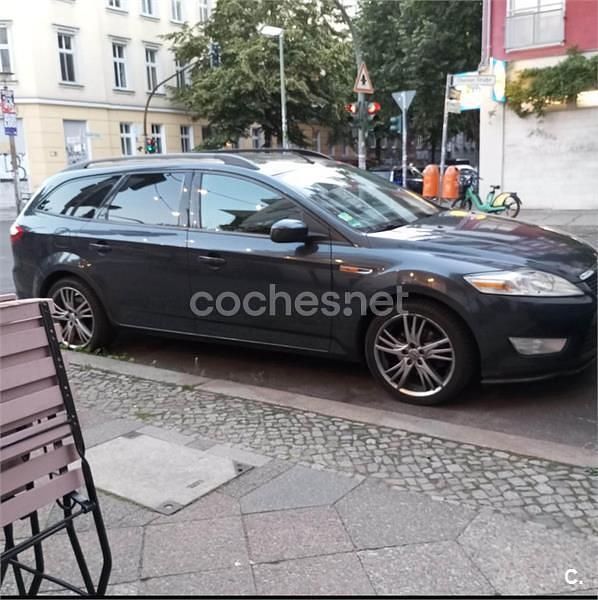 Usado Ford Mondeo Ghia 140 CV (102 kW) 2007 Azul Familiar