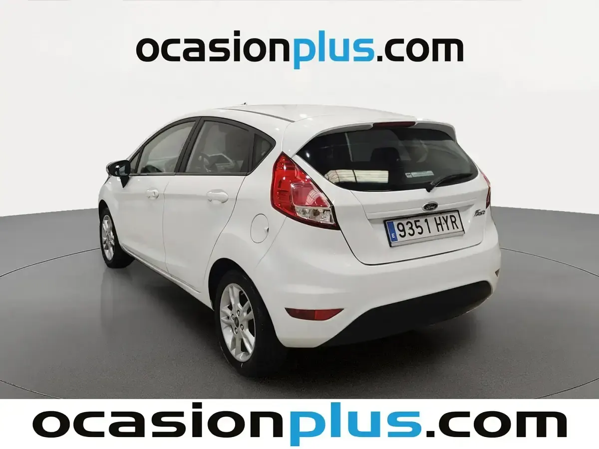 Usado Ford Fiesta Trend 82 CV (60 kW) 2014 Blanco Utilitario