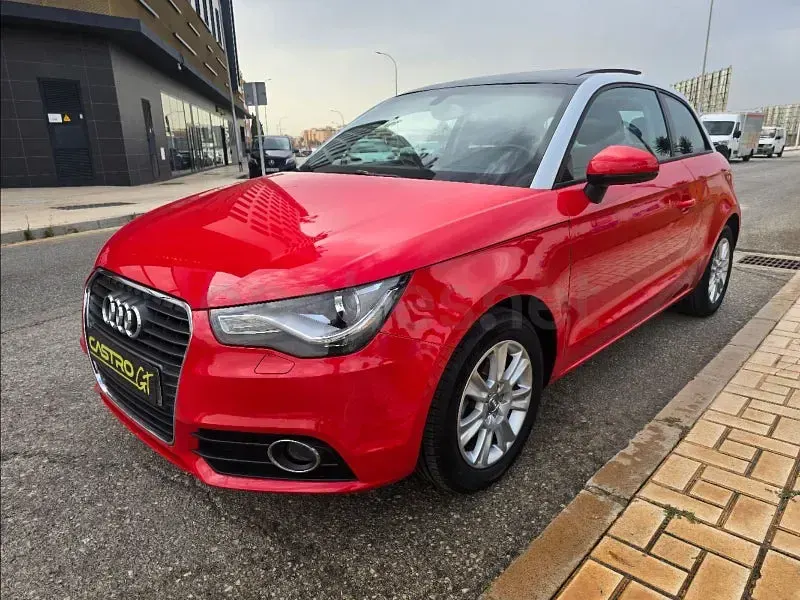 Usado Audi A1 Attraction 86 CV (63 kW) 2011 Rojo Utilitario
