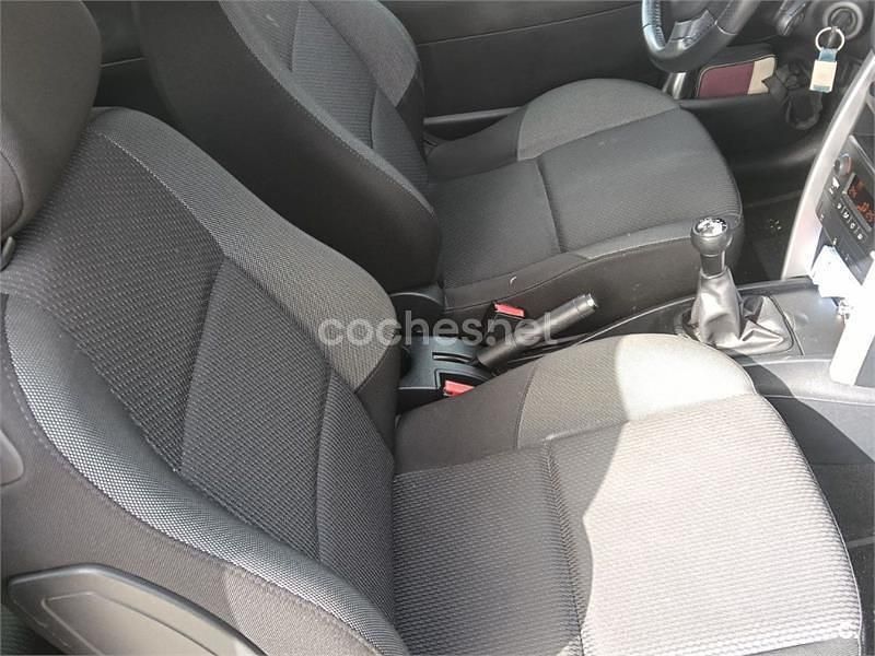 Usado Peugeot 207 Active 92 CV (67 kW) 2011 Gris / plata Berlina