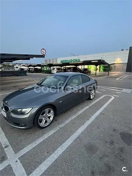 Usado BMW 320 177 CV (130 kW) 2009 Gris / plata Coupe