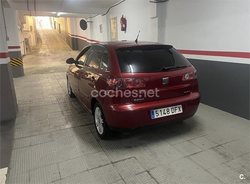 Usado Seat Ibiza 75 CV (55 kW) 2005 Rojo Utilitario
