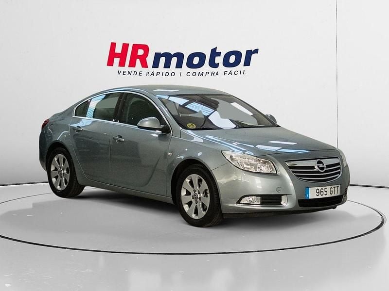 Gris / plata Usado 2010 Opel Insignia Edition Berlina | 6990 € (Buen precio) - Imagen 1/4
