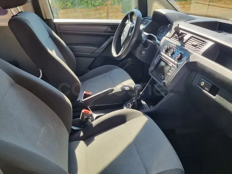 Usado VW Caddy Trendline 102 CV (75 kW) 2016 Blanco Monovolumen