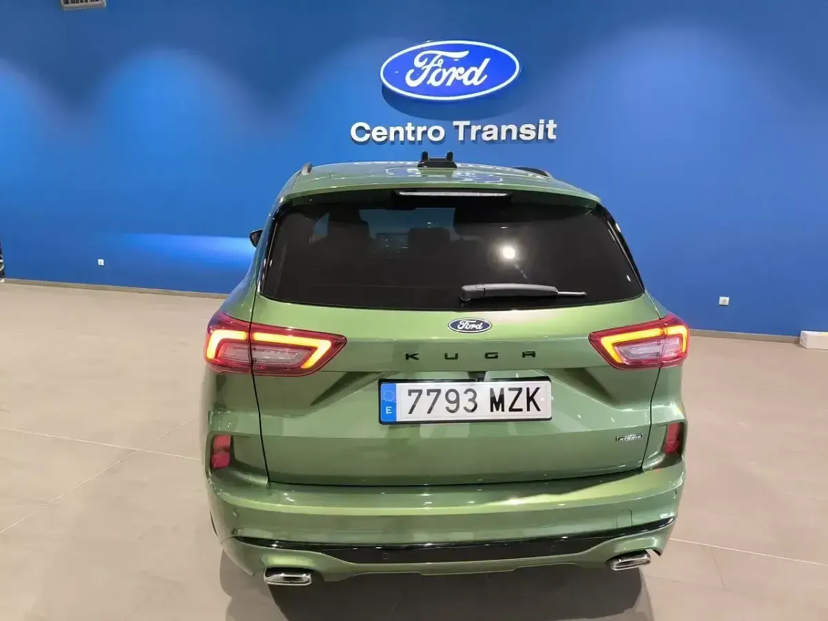 Usado Ford Kuga Active X 243 CV (178 kW) 2024 Verde SUV