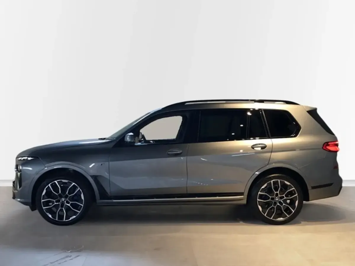 Nuevo BMW X7 Comfort Edition 352 CV (258 kW) 2025 Gris SUV