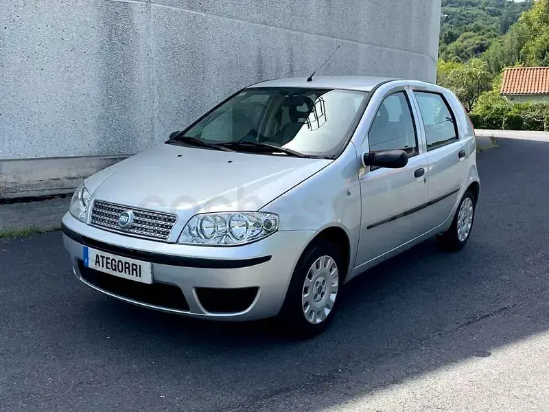 Usado Fiat Punto Classica 60 CV (44 kW) 2007 Gris / plata Utilitario