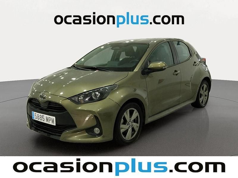 Marrón Usado 2024 Toyota Yaris Hybrid Active Utilitario | 16.273 € (Buen precio) - Imagen 1/4