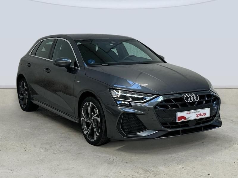 Usado Audi A3 S-Line 204 CV (150 kW) 2025 Gris