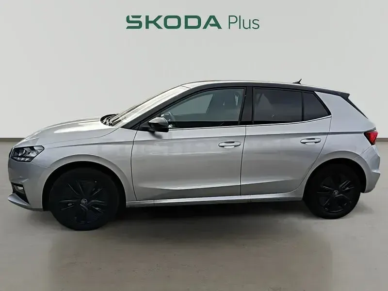 Usado Skoda Fabia 115 CV (84 kW) 2025 Gris plata Utilitario