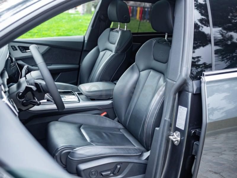 Usado Audi Q8 S-Line 286 CV (210 kW) 2024 Gris / plata SUV