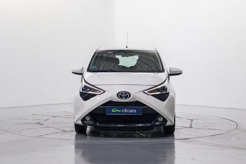 Usado Toyota Aygo X-play 72 CV (52 kW) 2019 Blanco Utilitario