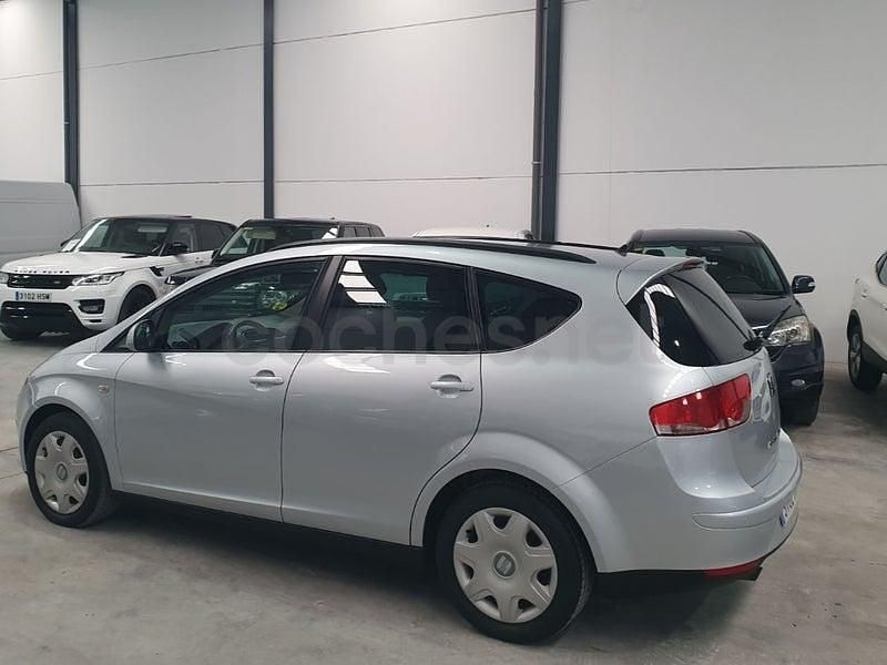 Usado Seat Altea XL Style 105 CV (77 kW) 2008 Gris / plata Monovolumen