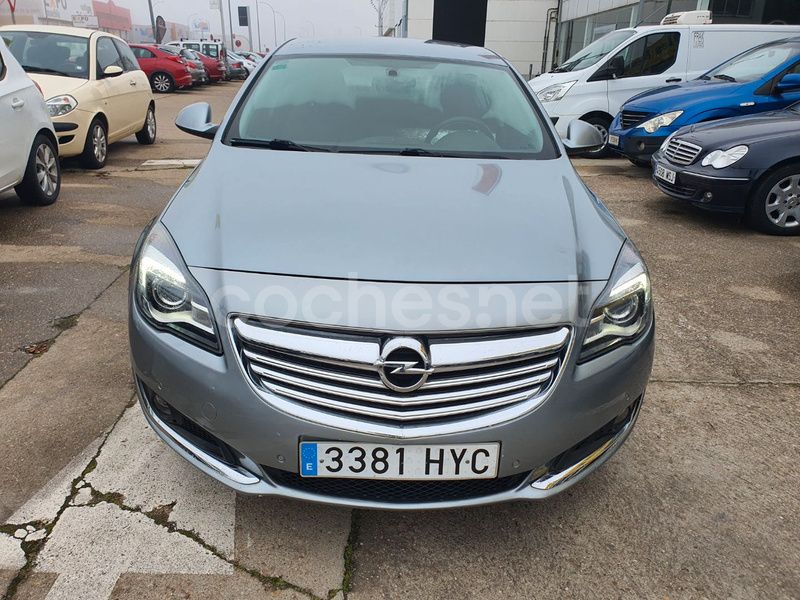 Usado Opel Insignia Selective 120 CV (88 kW) 2014 Gris / plata Berlina