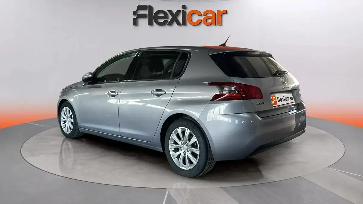 Usado Peugeot 308 Style 131 CV (96 kW) 2020 Gris Utilitario