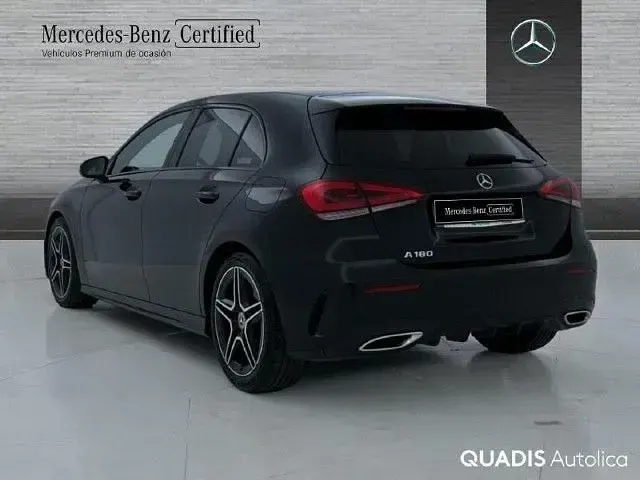 Usado Mercedes A180 136 CV (100 kW) 2022 Negro noche