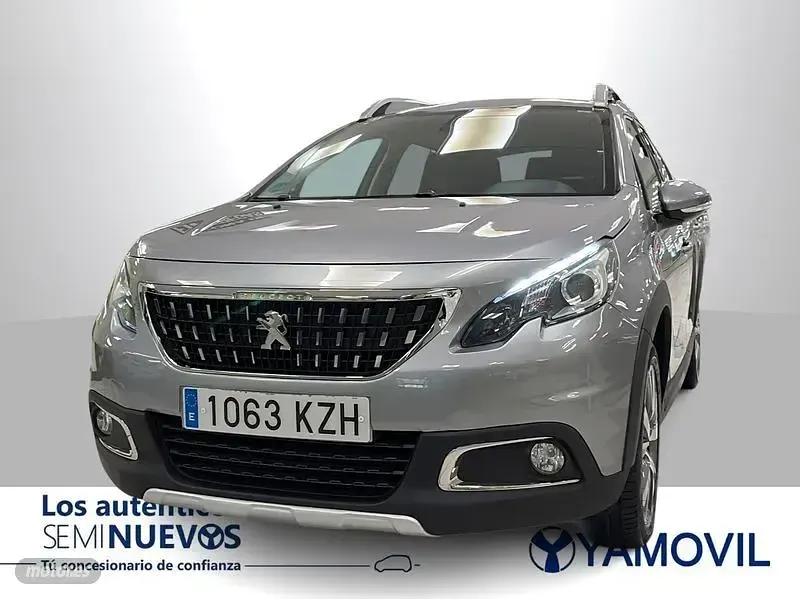 Usado Peugeot 2008 Allure 130 CV (95 kW) 2019 Gris / plata SUV
