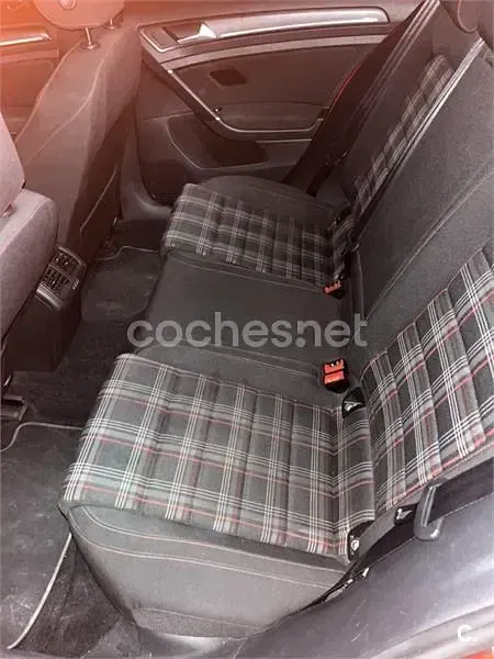 Usado VW Golf VII GTI 230 CV (169 kW) 2018 Rojo Berlina