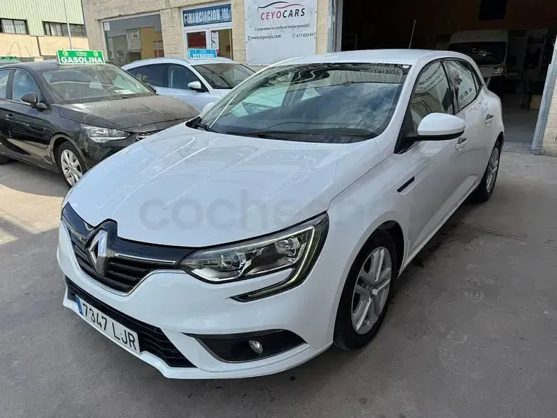 Usado Renault Mégane Business 95 CV (69 kW) 2020 Blanco Berlina