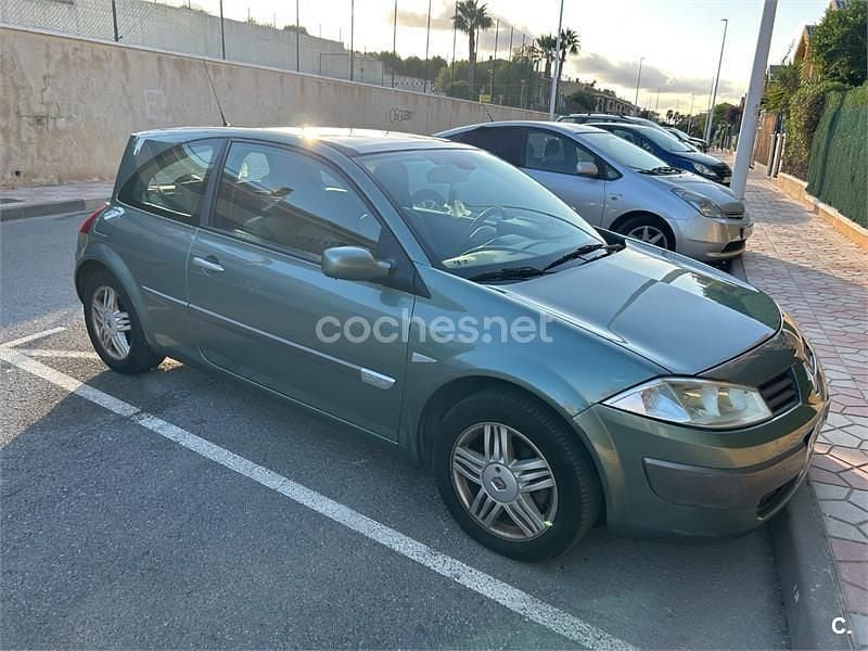 Verde Usado 2006 Renault Mégane II Privilege Berlina | 4000 € (Precio justo) - Imagen 1/4