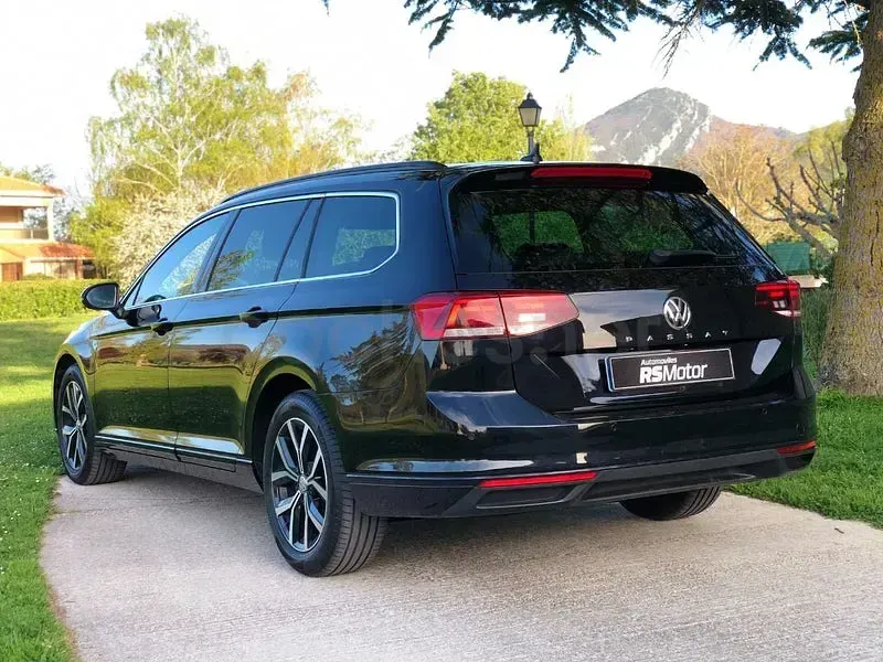 Usado VW Passat Executive 150 CV (110 kW) 2020 Negro Familiar