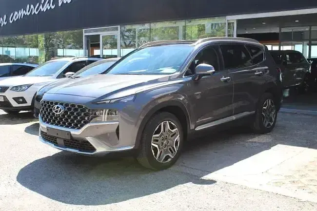 Usado Hyundai Santa Fe Style 265 CV (194 kW) 2024 Gris SUV