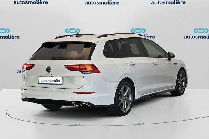 Usado VW Golf VIII R-line 150 CV (110 kW) 2022 Blanco Familiar