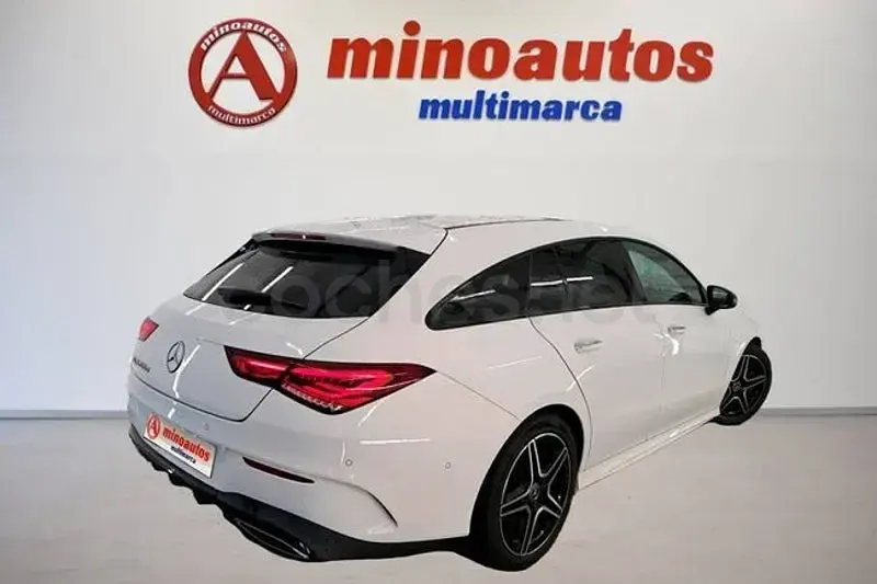 Usado Mercedes CLA200 Shooting Brake 150 CV (110 kW) 2020 Blanco Familiar