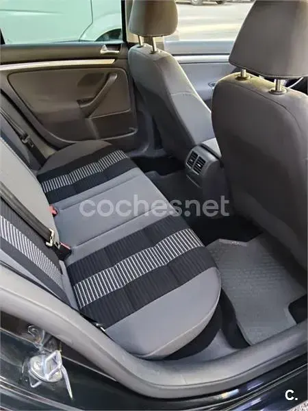 Usado VW Golf V Sportline 140 CV (102 kW) 2007 Negro Berlina