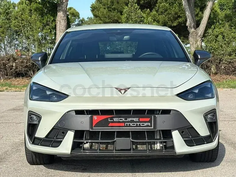 Usado Cupra Leon 150 CV (110 kW) 2025 Beige Berlina