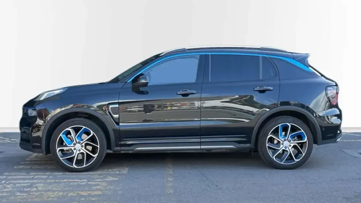 Usado Lynk & Co 01 261 CV (191 kW) 2023 Negro SUV