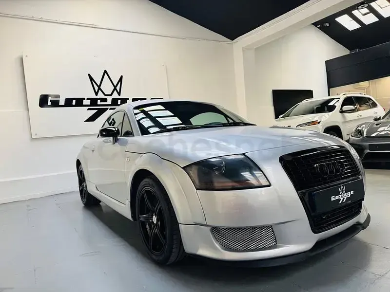 Usado Audi TT 180 CV (132 kW) 1999 Gris / plata Coupe