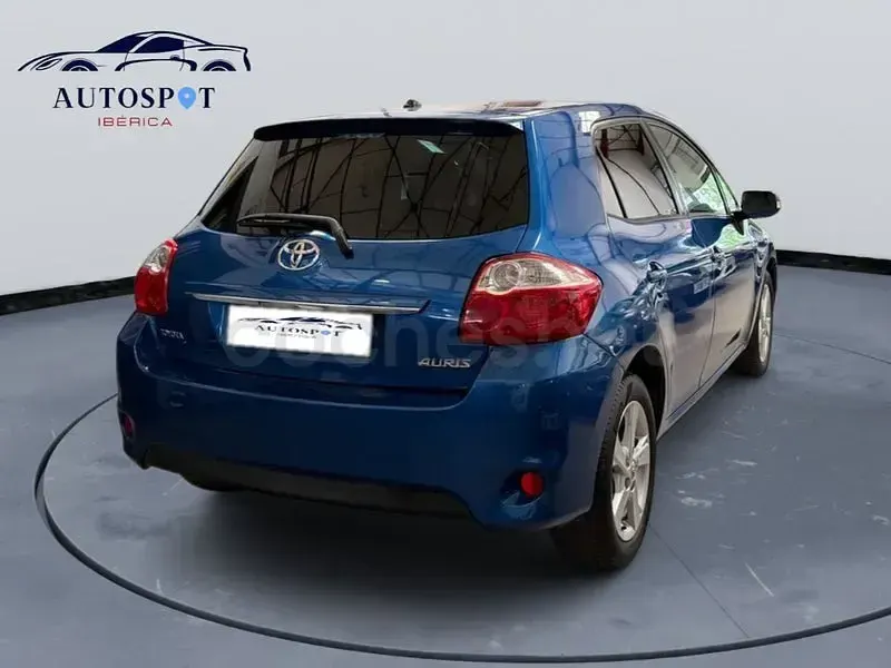 Usado Toyota Auris Active 90 CV (66 kW) 2010 Azul Utilitario