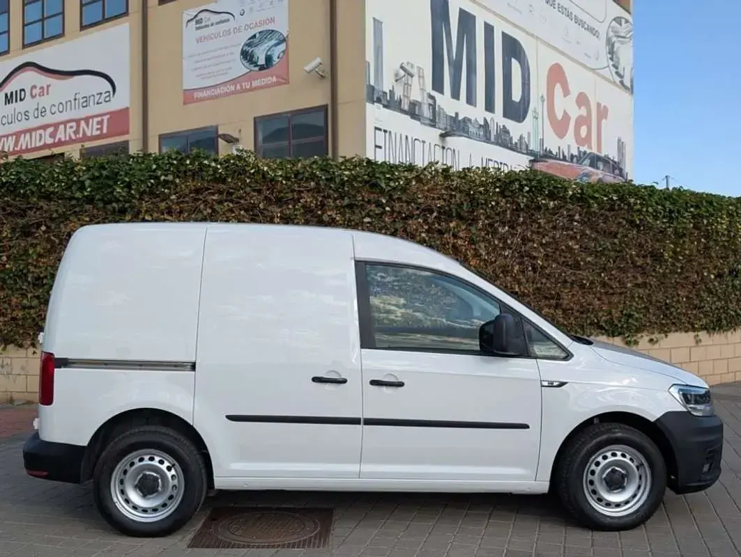 Usado VW Caddy 110 CV (80 kW) 2020 Blanco Monovolumen