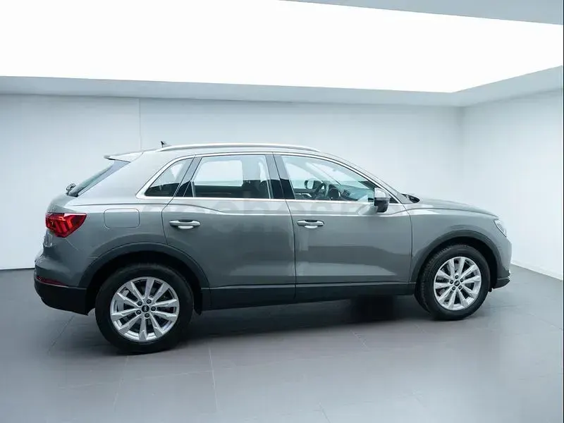 Usado Audi Q3 Advanced 245 CV (180 kW) 2022 Gris / plata SUV