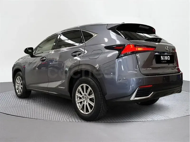 Usado Lexus NX300h Business Edition 197 CV (144 kW) 2017 Gris / plata SUV