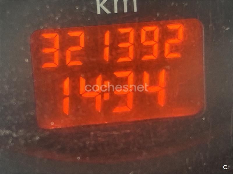 Usado Renault Trafic LIMITED 120 CV (88 kW) 2019 Blanco Monovolumen