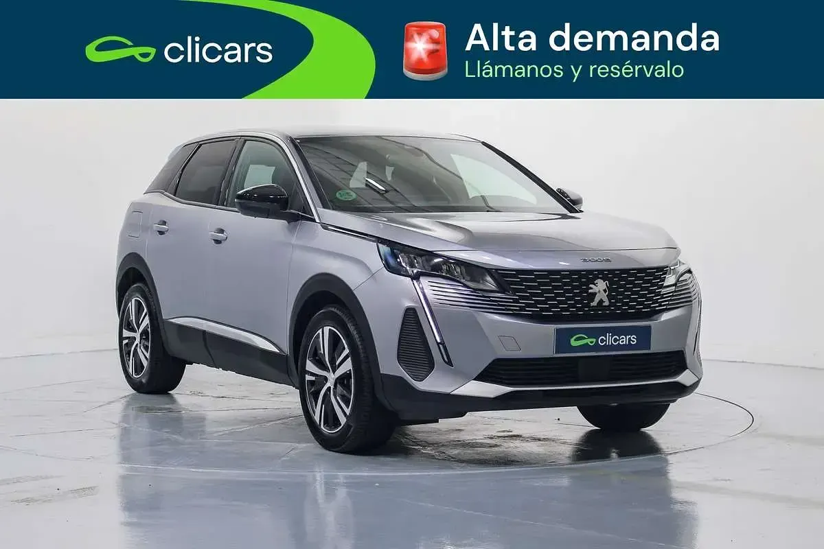 Usado Peugeot 3008 Allure 131 CV (96 kW) 2023 Plateado SUV