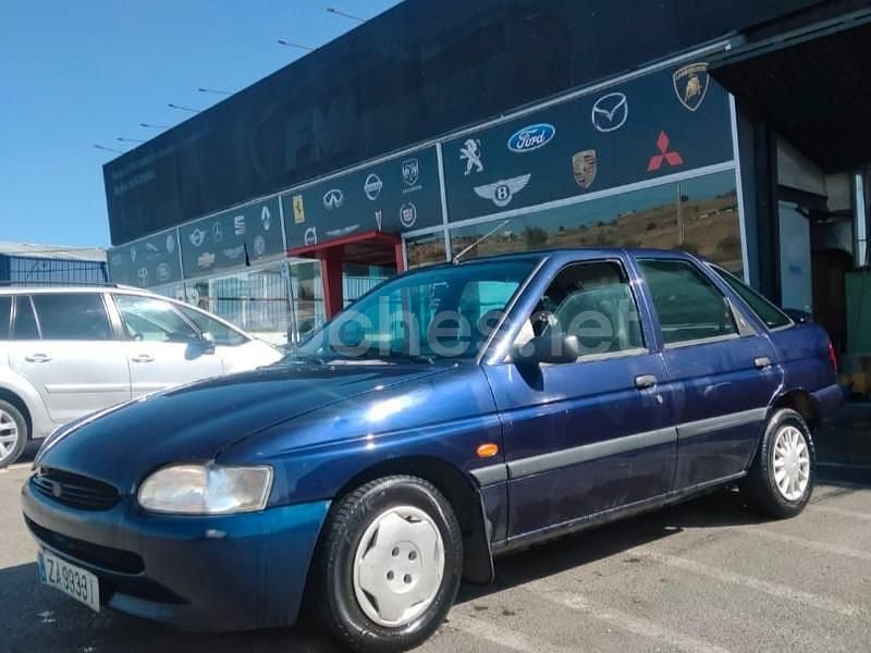 Azul Usado 1994 Ford Escort Ghia Berlina | 1199 € - Imagen 1/4