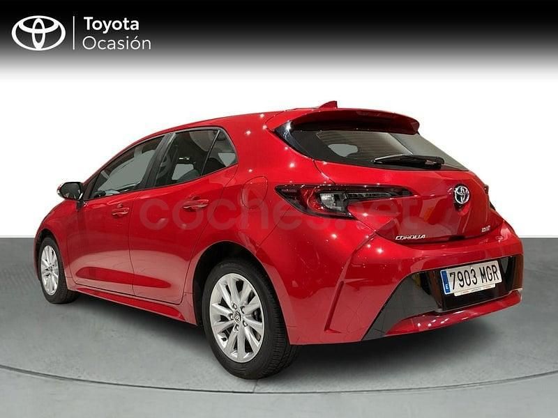 Usado Toyota Corolla Active 140 CV (102 kW) 2023 Rojo Berlina
