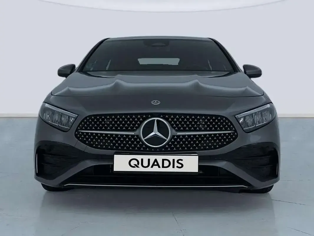 Usado Mercedes A180 Advanced 136 CV (100 kW) 2025 Gris Utilitario