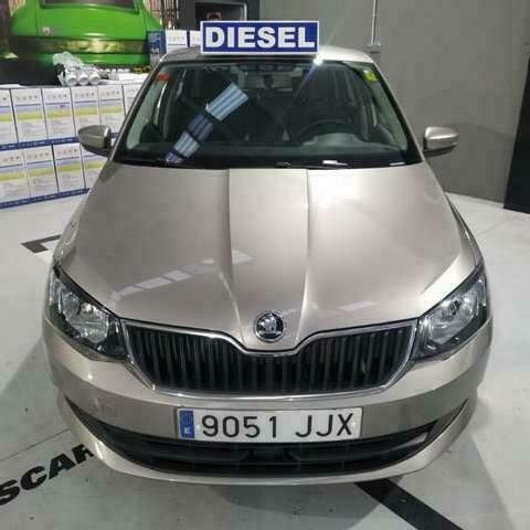 Usado Skoda Fabia Style 90 HP (66 kW) 2015