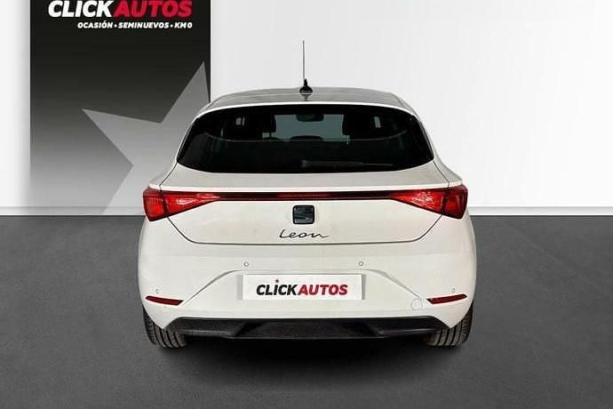 Usado Seat Leon Style 150 CV (110 kW) 2024 Blanco