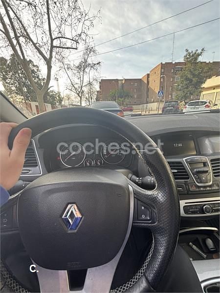 Usado Renault Laguna III LIMITED 130 CV (95 kW) 2015 Marrón Berlina