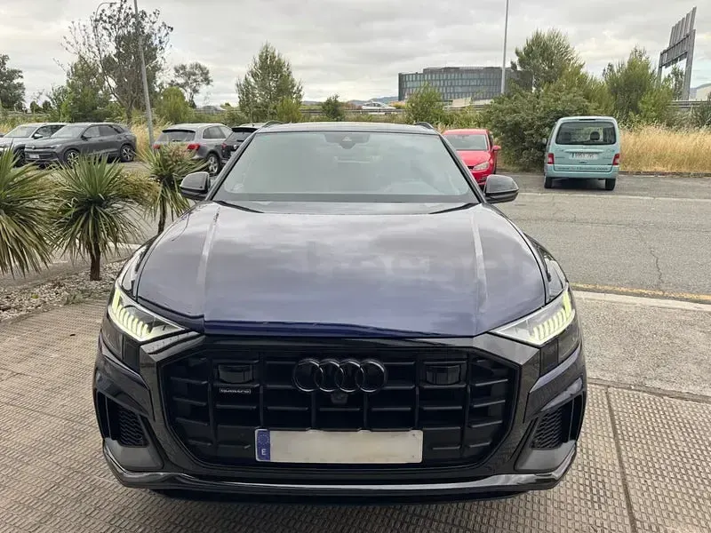 Usado Audi Q8 Ambiente 286 CV (210 kW) 2022 Azul SUV