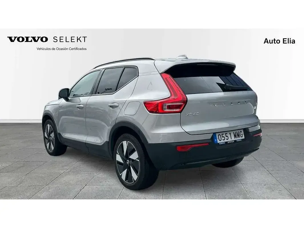 Usado Volvo XC40 Core 180 kW (245 CV) 2023 Plateado SUV