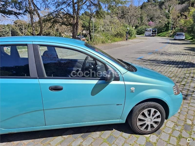Usado Chevrolet Kalos SE 72 CV (52 kW) 2006 Azul Berlina